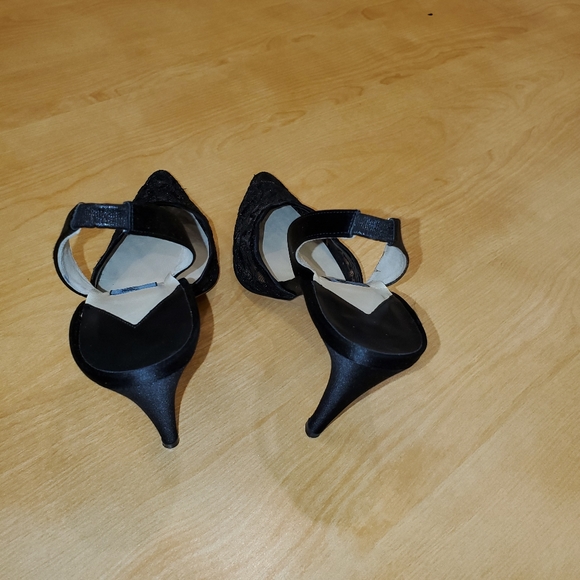 Shoe - Picture 4 of 4